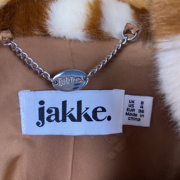 JAKKE Rita Faux Fur Coat in Chestnut Tiger Print 4 - Picture 6 of 9